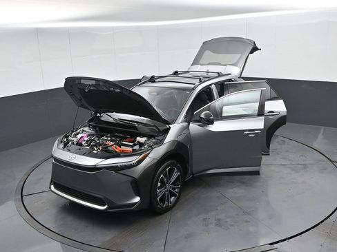 Used 2024 Toyota bZ4X Limited image 57