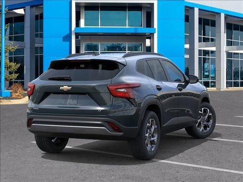 New 2026 Chevrolet Trax LT FWD image 4