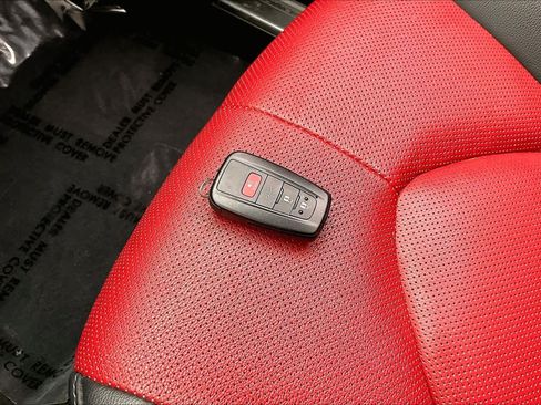 Used 2023 Toyota Highlander XSE FWD image 15