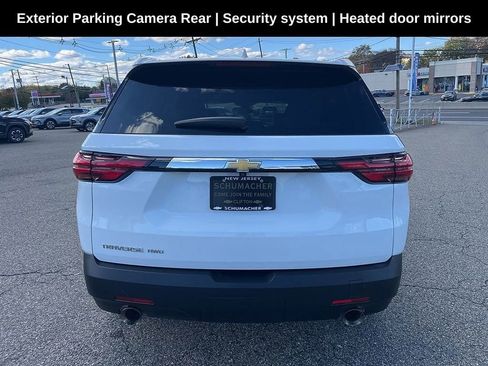 Used 2023 Chevrolet Traverse LS w/ Safety Package image 4