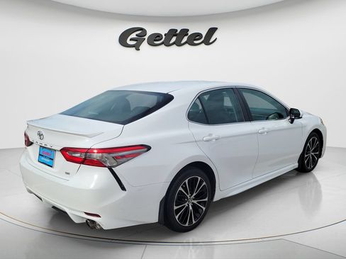 Certified 2018 Toyota Camry SE FWD image 5