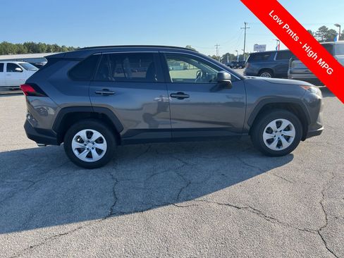 Used 2020 Toyota RAV4 LE FWD image 6
