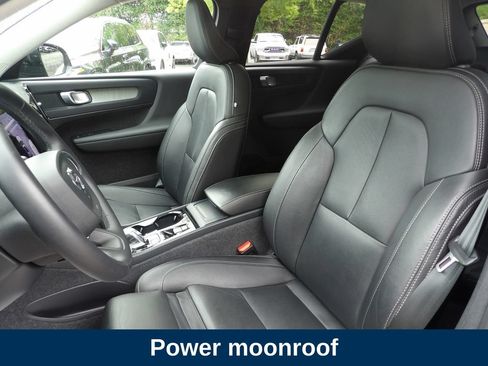 Certified 2024 Volvo XC40 B5 Plus w/ Climate Package AWD/4WD image 11
