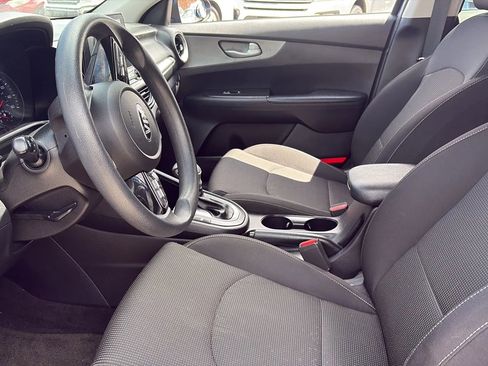 Used 2019 Kia Forte LXS image 9
