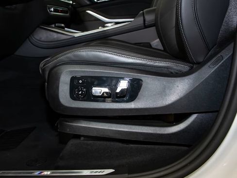 Used 2025 BMW X7 xDrive40i w/ M Sport Package AWD/4WD image 15