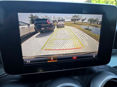 Used 2017 Mercedes-Benz GLC 300 w/ Premium 1 Package image 28