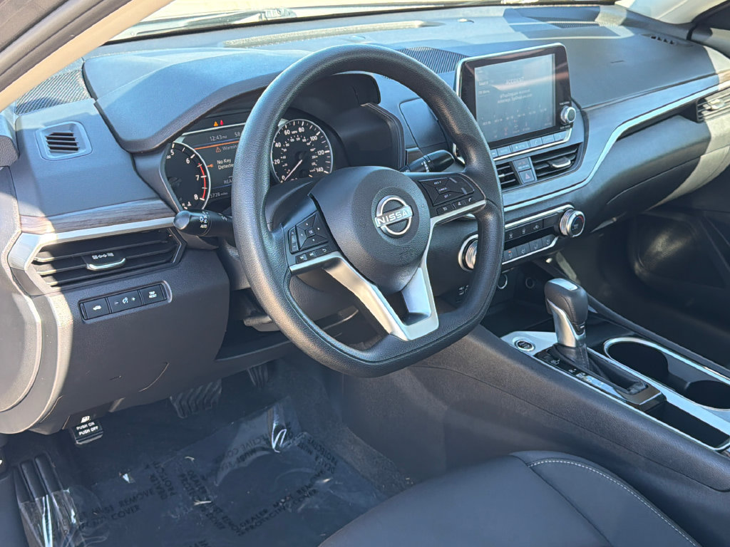 Used 2024 Nissan Altima 2.5 SV FWD image 19
