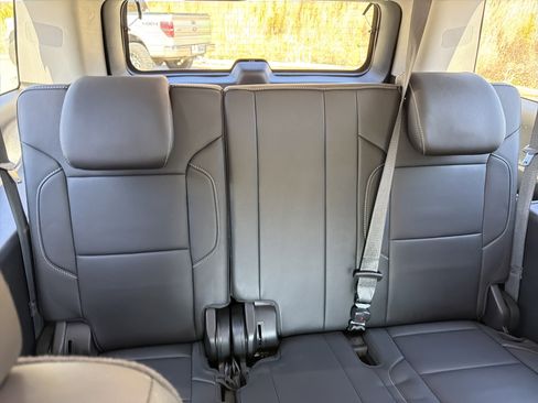 Used 2020 GMC Yukon XL SLT w/ Value Plus Edition image 16