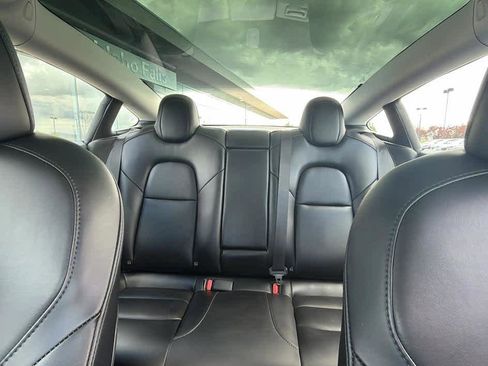 Used 2022 Tesla Model 3 Long Range AWD/4WD image 17