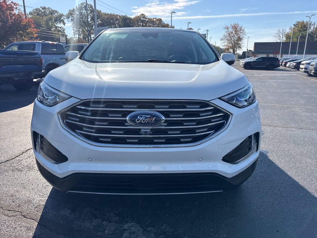 Used 2024 Ford Edge Titanium w/ Equipment Group 301A AWD/4WD image 3