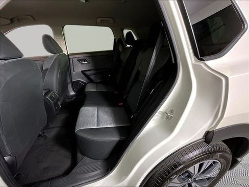 Used 2023 Nissan Rogue SV AWD/4WD image 22