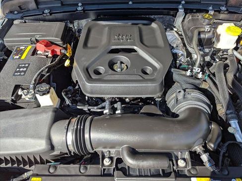 Used 2024 Jeep Wrangler Unlimited AWD/4WD image 22