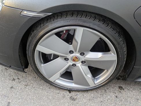 Used 2021 Porsche Taycan Turbo image 11