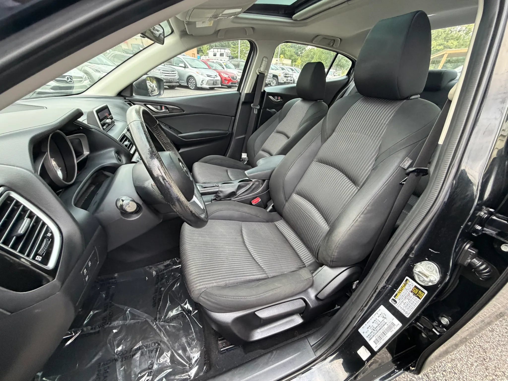 Used 2014 MAZDA MAZDA3 i Touring w/ Moonroof Package 1 FWD image 14