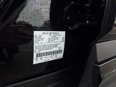 Used 2025 Ford Explorer ST-Line w/ Premium Package RWD image 35