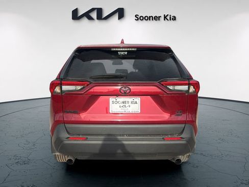 Used 2024 Toyota RAV4 LE AWD/4WD image 5