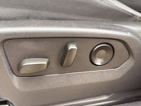 Used 2024 GMC Sierra 1500 Elevation image 17