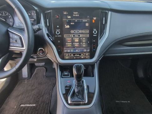Used 2025 Subaru Outback Premium image 21