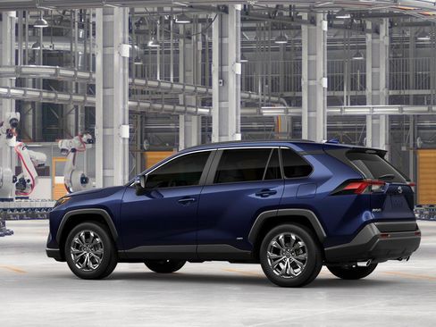 New 2025 Toyota RAV4 XLE Premium w/ Weather Package AWD/4WD image 5