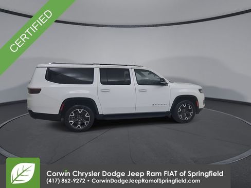 Certified 2024 Jeep Wagoneer L Series III w/ Flexible Seating Group image 16