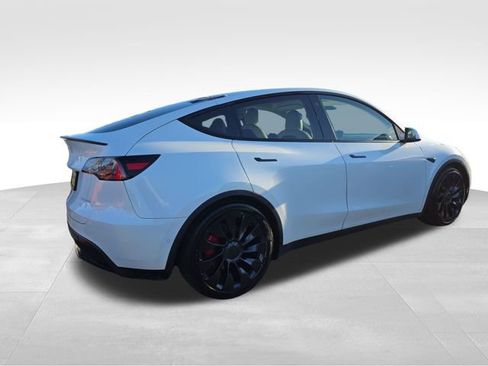 Used 2022 Tesla Model Y Performance image 8