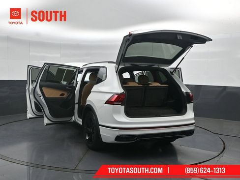 Used 2023 Volkswagen Tiguan SE R-Line FWD image 59