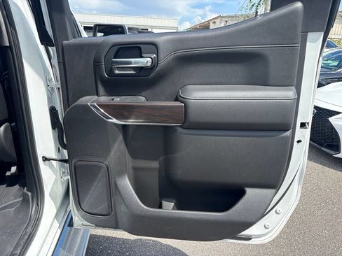 Used 2019 GMC Sierra 1500 SLT w/ SLT Premium Plus Package AWD/4WD image 18