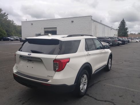 Used 2022 Ford Explorer XLT w/ Class IV Trailer Tow Package image 3
