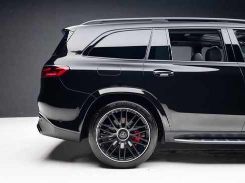 Used 2024 Mercedes-Benz GLS 63 AMG 4MATIC image 40