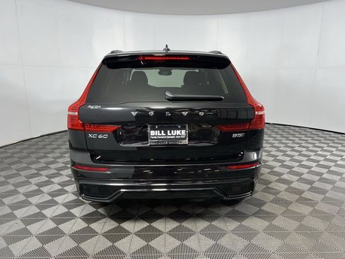 Used 2025 Volvo XC60 B5 Plus image 9
