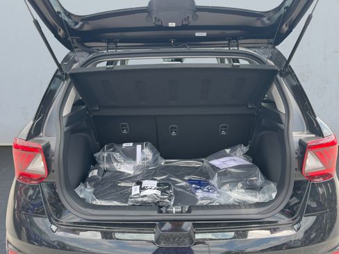 New 2025 Hyundai Venue SEL image 15