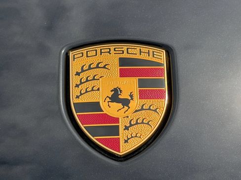 Used 2023 Porsche Macan AWD/4WD image 11