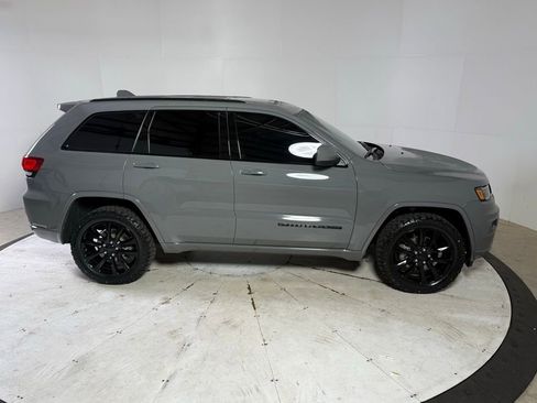 Used 2020 Jeep Grand Cherokee Altitude image 9