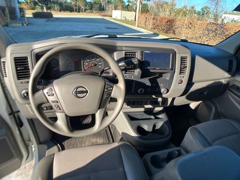 Used 2021 Nissan NV 2500 SV image 8