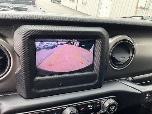 Used 2022 Jeep Wrangler Sport AWD/4WD image 20