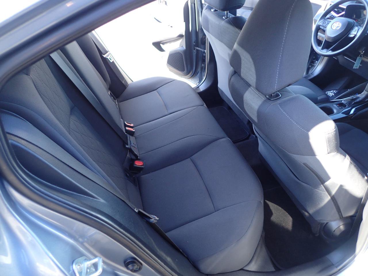 Used 2020 Toyota Corolla LE FWD image 11