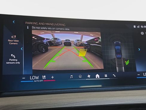 New 2026 BMW 330i Sedan w/ Convenience Package image 15