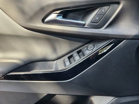 Used 2025 Chevrolet Equinox LT image 24