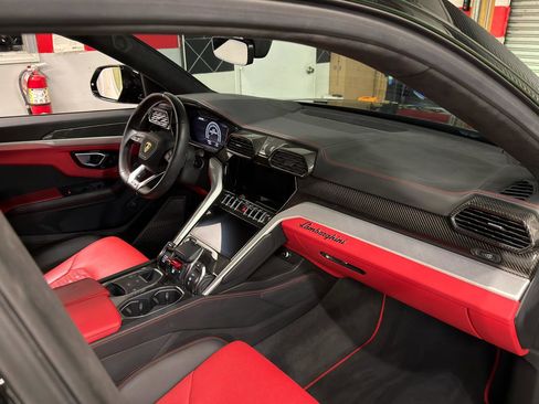 Used 2020 Lamborghini Urus image 15