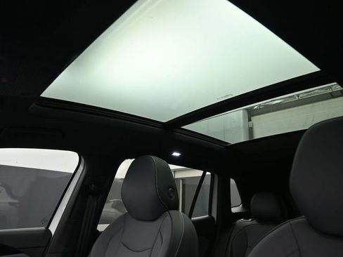 New 2026 Volkswagen Tiguan SE R-Line image 23