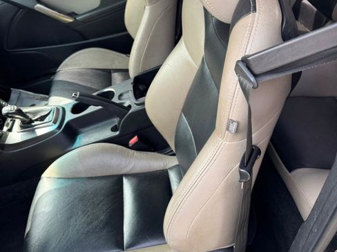 Used 2015 Hyundai Genesis 3.8 RWD image 3