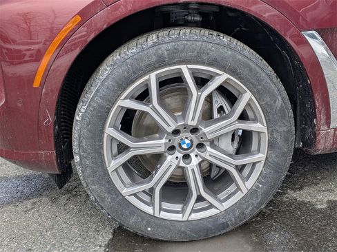 New 2025 BMW X7 xDrive40i w/ Premium Package image 6