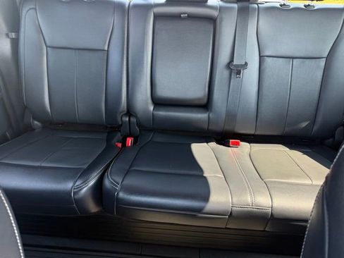 Used 2022 Ford F250 Lariat w/ Black Appearance Package image 25