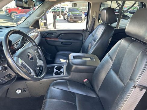 Used 2011 GMC Sierra 3500 SLT w/ SLT Convenience Package image 18