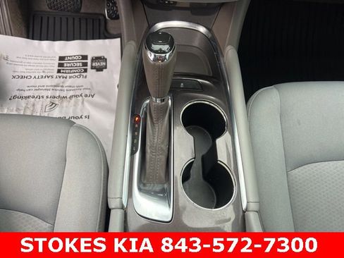 Used 2017 Chevrolet Malibu LT image 13