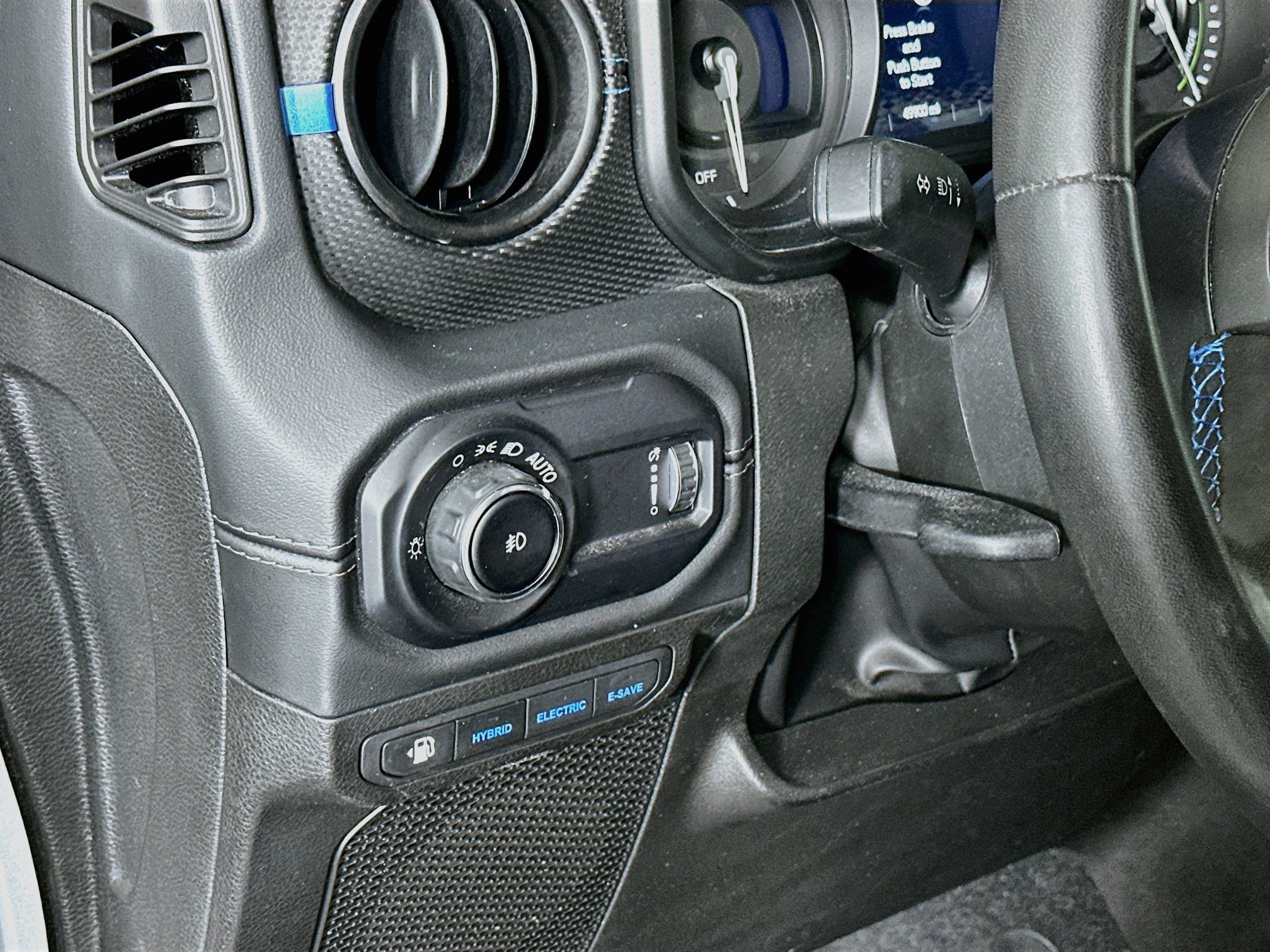 Used 2024 Jeep Wrangler Unlimited Rubicon 4xe AWD/4WD image 16