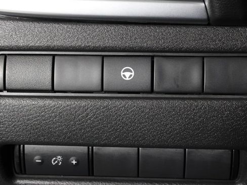 Certified 2022 Nissan Rogue SV FWD image 23