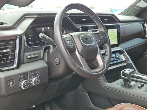 Used 2024 GMC Sierra 1500 Denali Ultimate AWD/4WD image 10