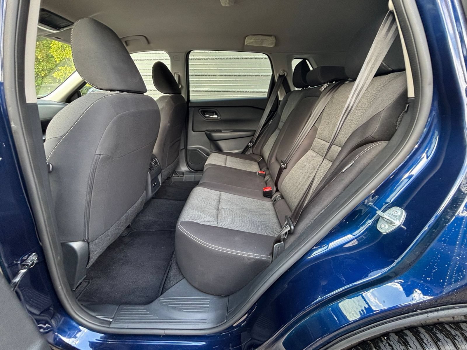 Used 2025 Nissan Rogue SV AWD/4WD image 22