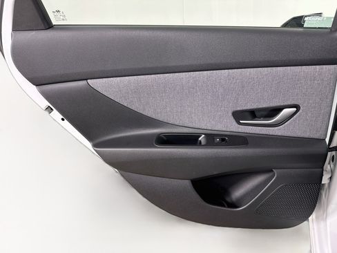 Used 2026 Hyundai Elantra Limited FWD image 27
